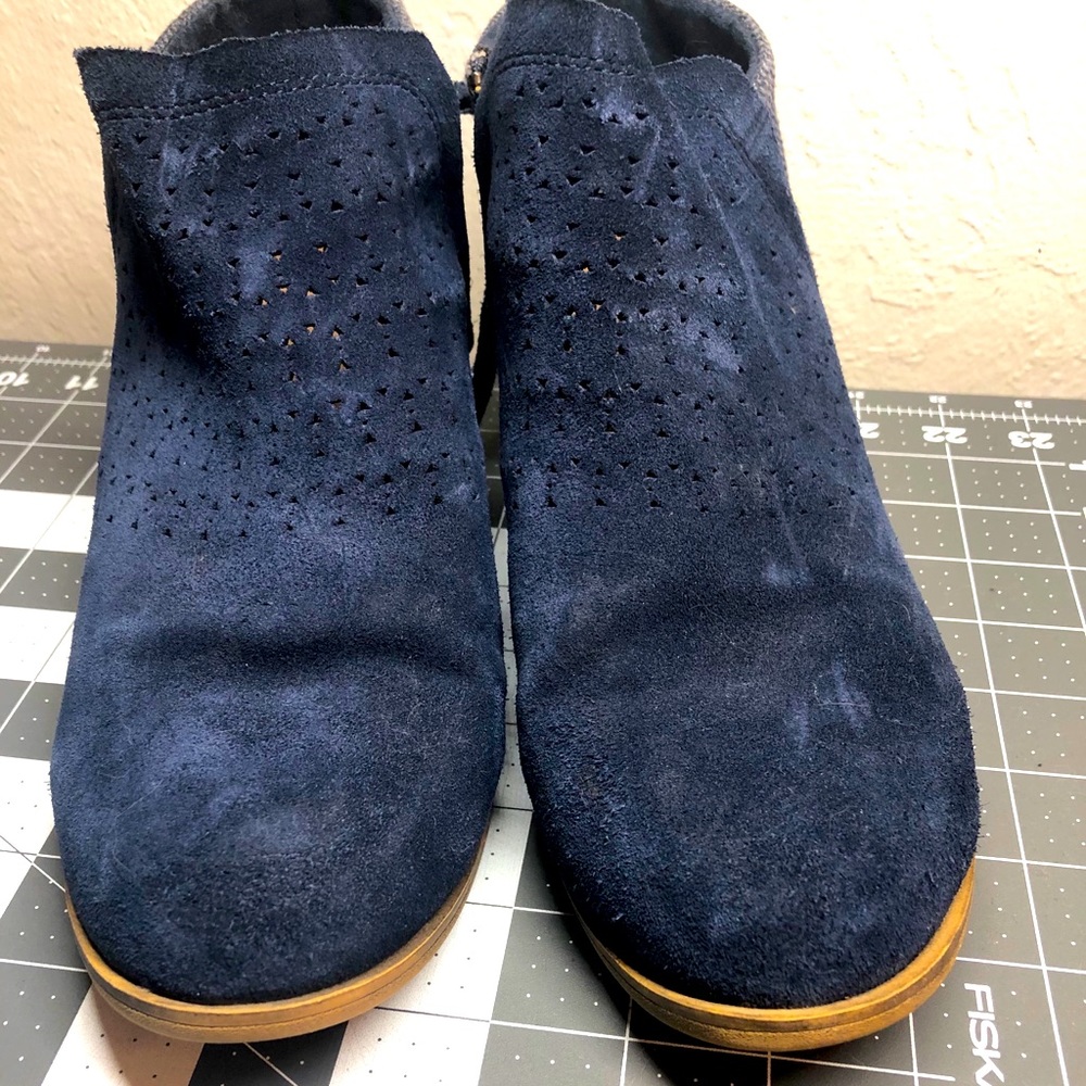 Blue suede ankle boots, Tom’s